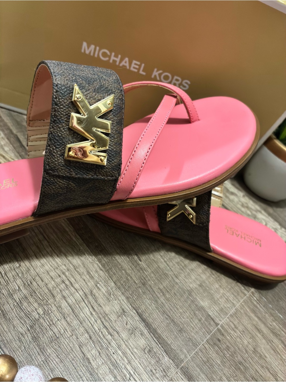 Michael Kors Pink and Black MK Logo Toe-Loop Slide Sandal - Picture 3 of 7